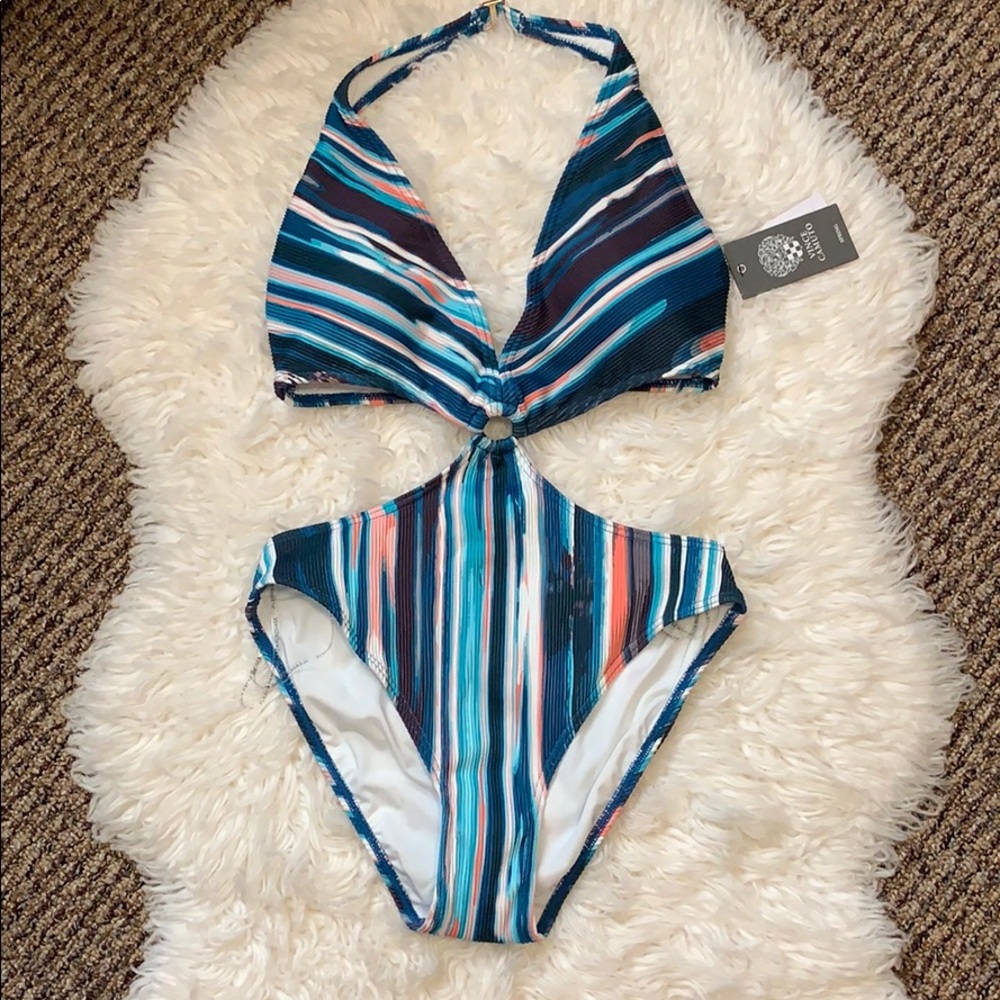 GORGEOUS Vince Camuto swimsuit